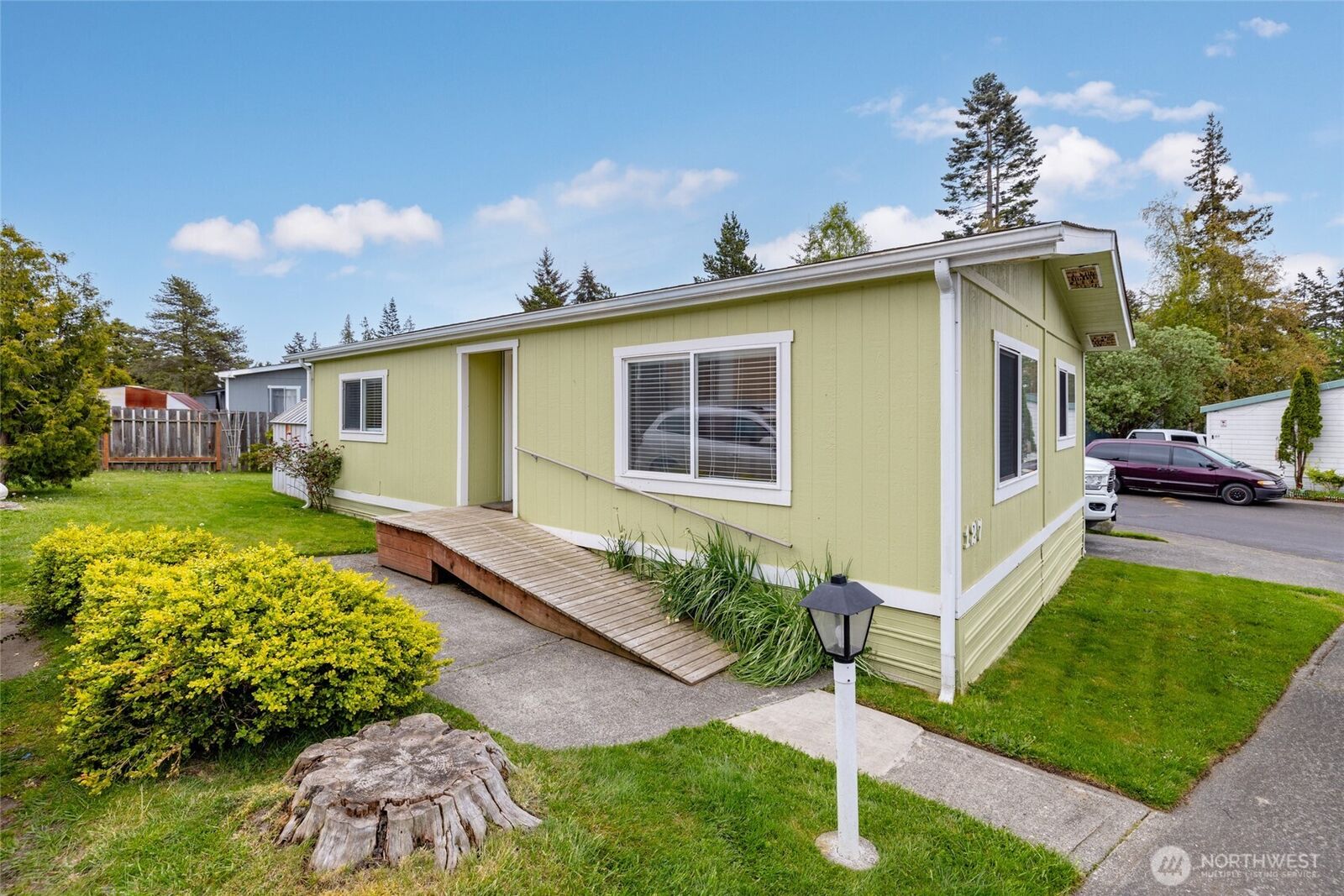 Property Photo:  700 NW Crosby 127  WA 98277 