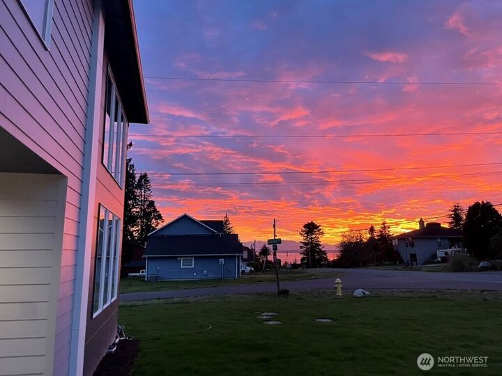 Property Photo:  1203  Byrd Street  WA 98239 