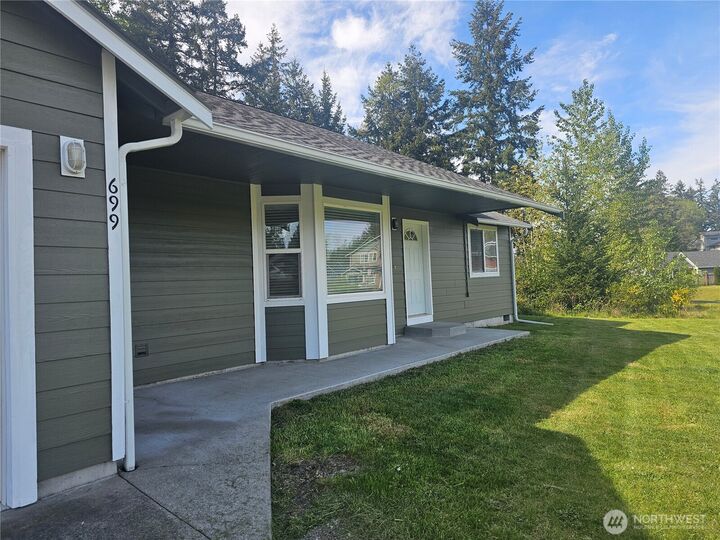 Property Photo:  699  Myers Street SE  WA 98576 