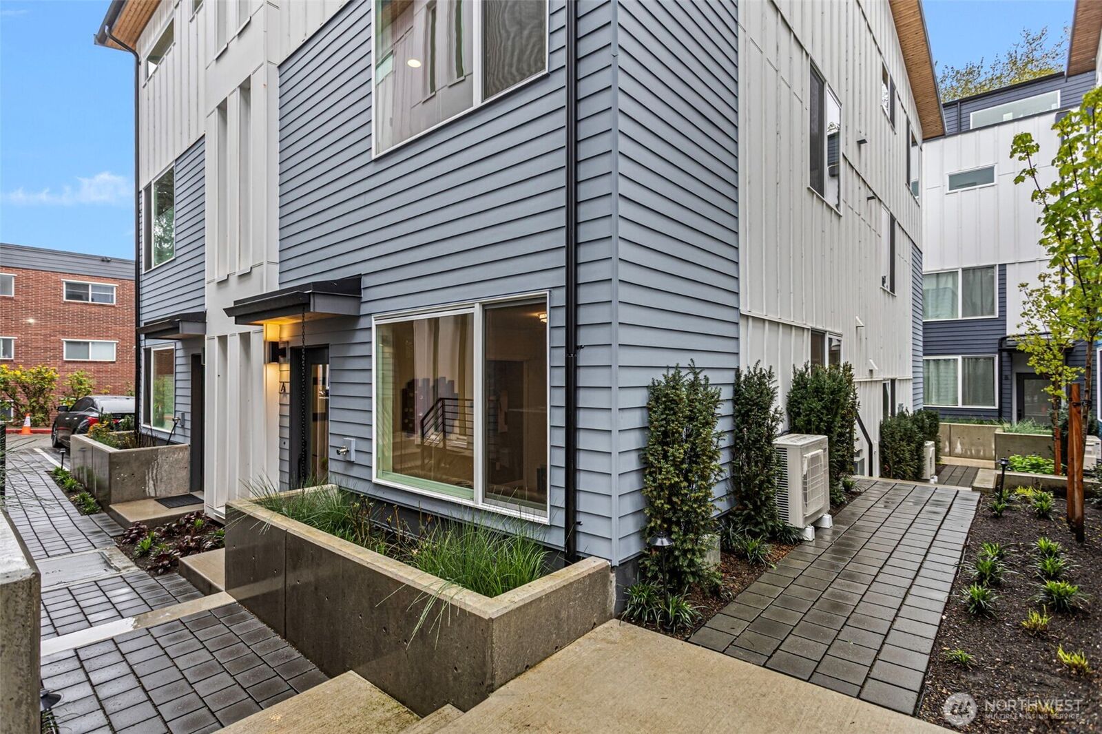 Property Photo:  2521  29th Avenue S D  WA 98144 