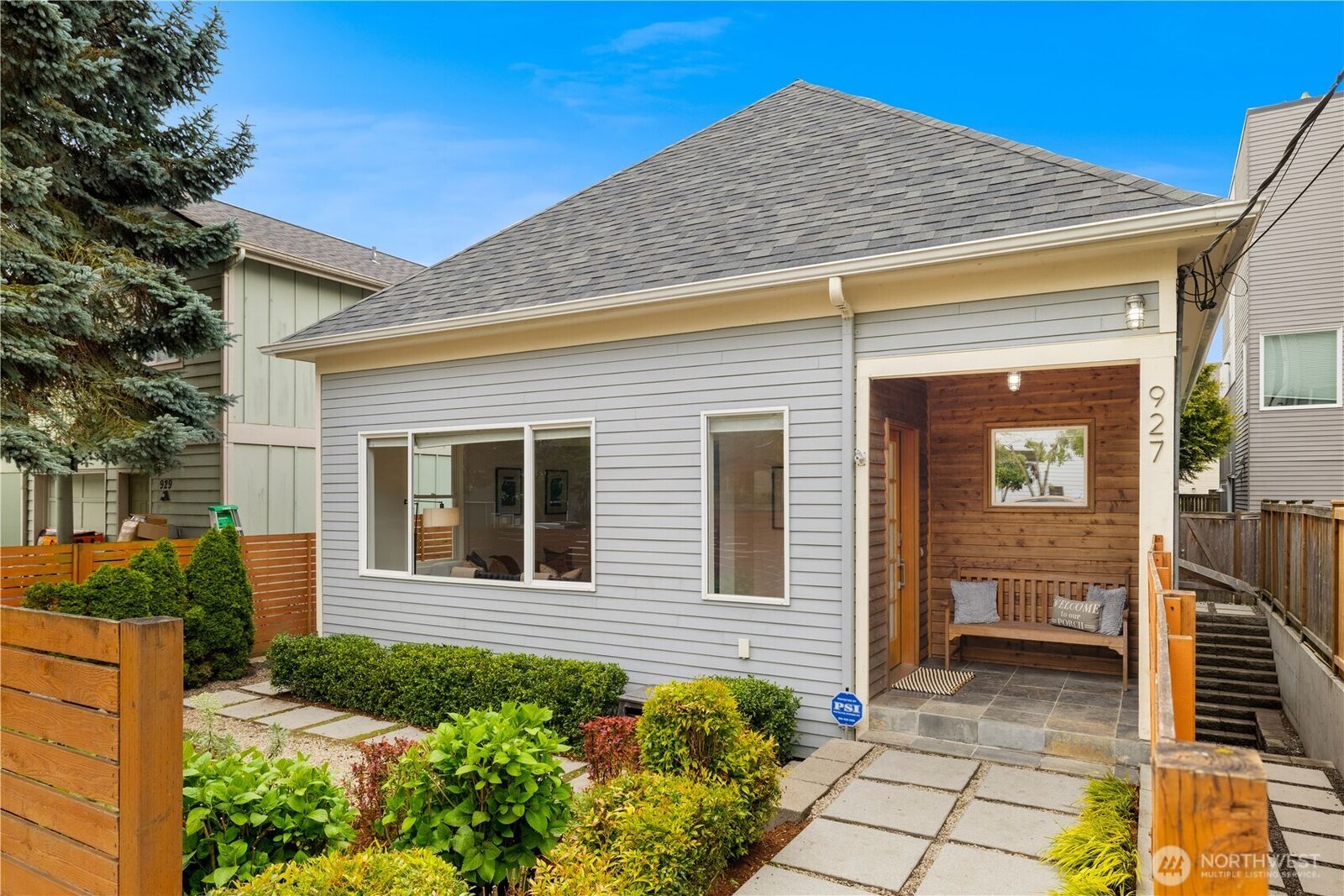 Property Photo:  927  29th Avenue S  WA 98144 