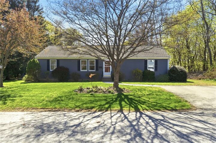 Property Photo:  1 Roslyn Avenue  RI 02809 