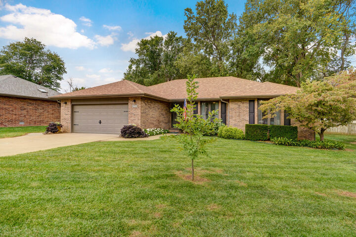 Property Photo:  1320 E Lafayette Street  MO 65804 