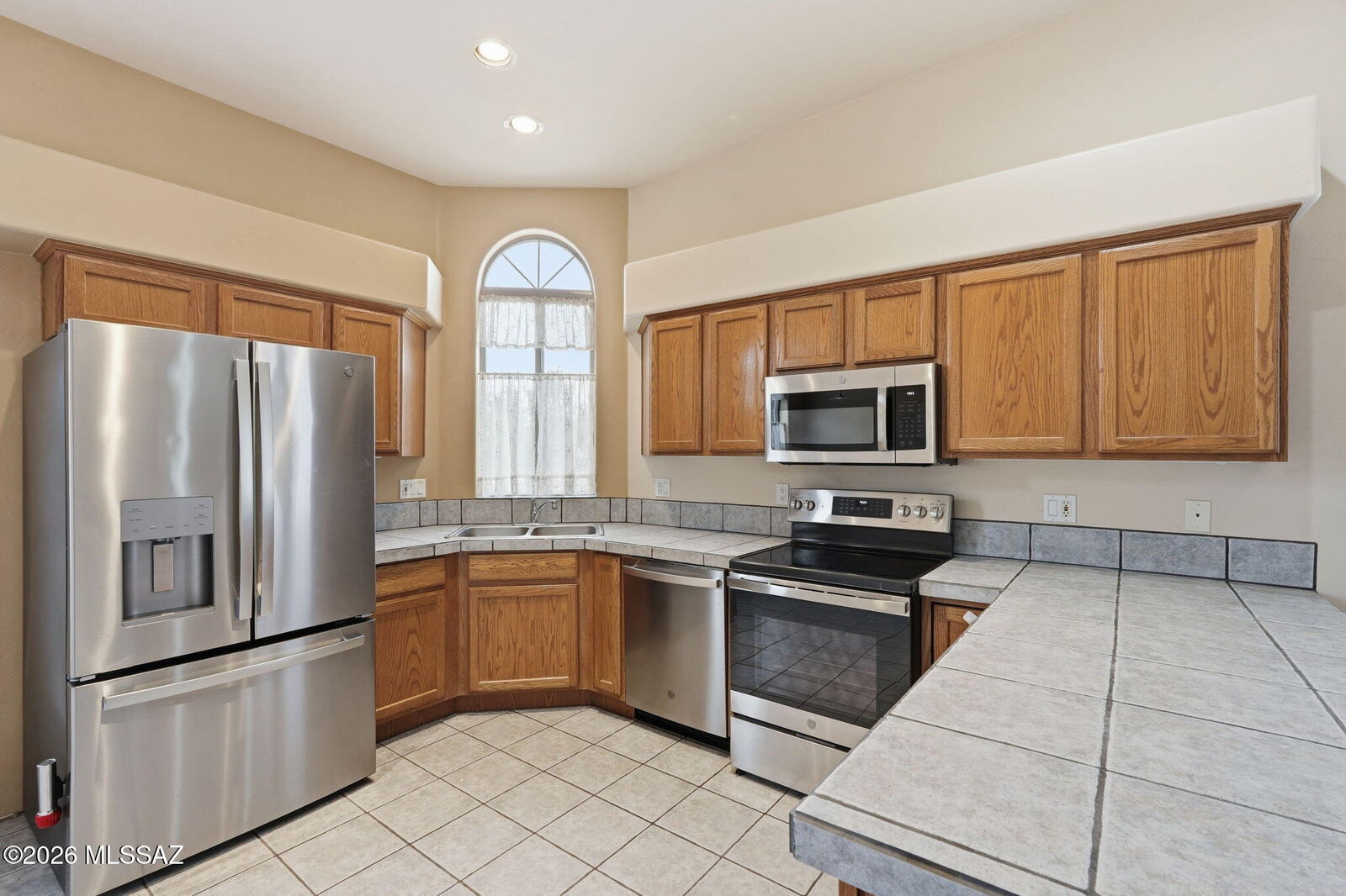 Property Photo:  2359 W Via Di Silvio  AZ 85741 
