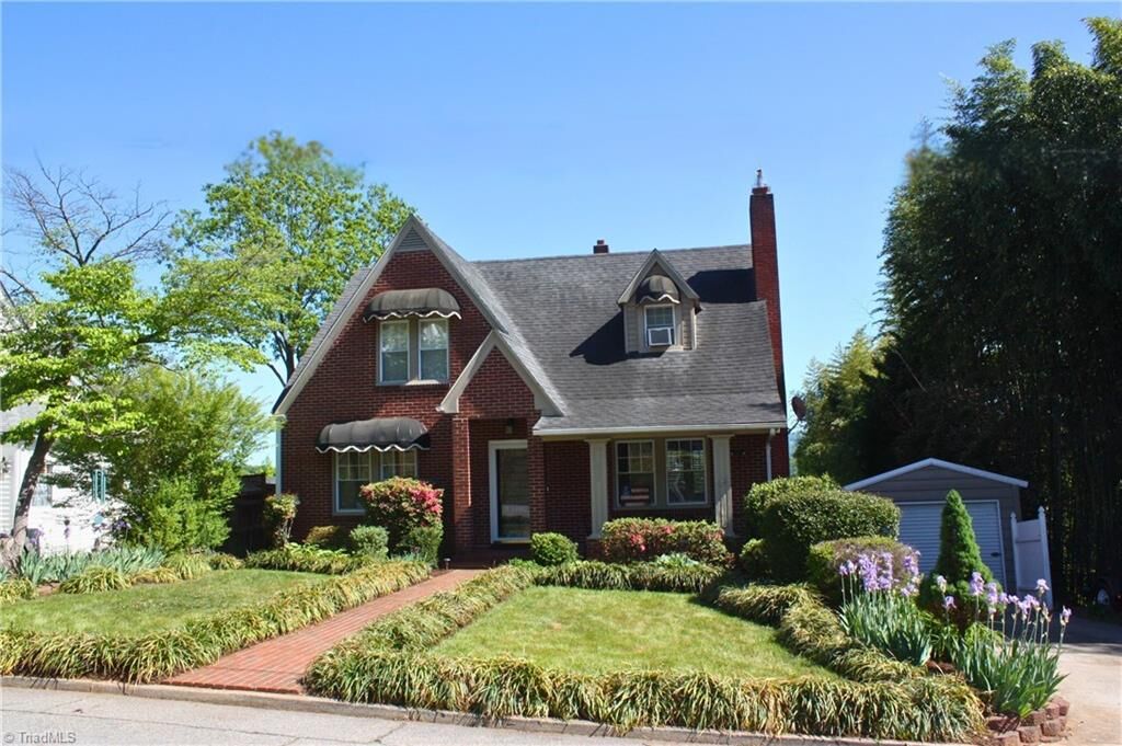 Property Photo:  905 F Street  NC 28659 