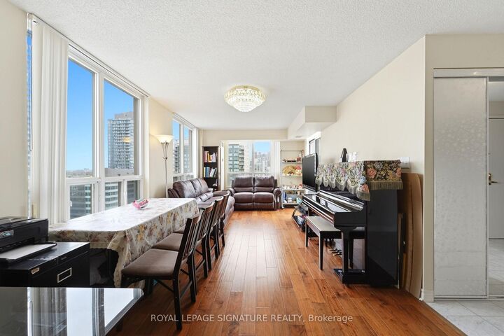 Property Photo:  28 Empress Avenue 2302  ON M2N 6Z7 