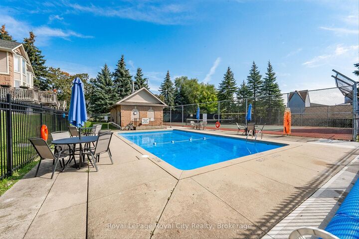 941 Gordon Street 25 — photo 1