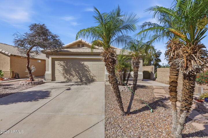 Property Photo:  2074 S Lawther Drive  AZ 85120 