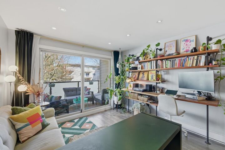 Property Photo: 1864 Frances Street 205 BC V5L 1Z7