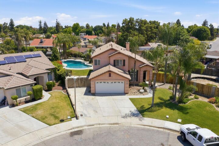 Property Photo:  9507 W Goshen Court  CA 93311 