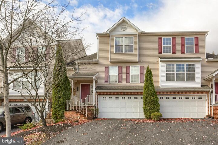 Property Photo:  1147 Cross Creek Drive  PA 17050 