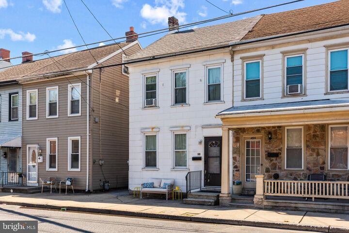 Property Photo:  404 Canal Street  PA 17046 