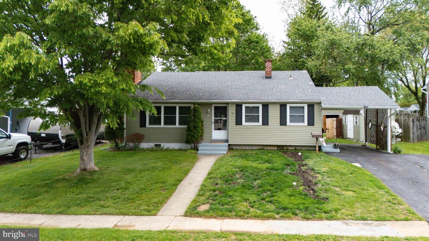 Property Photo:  63 W Stephen Drive  DE 19713 