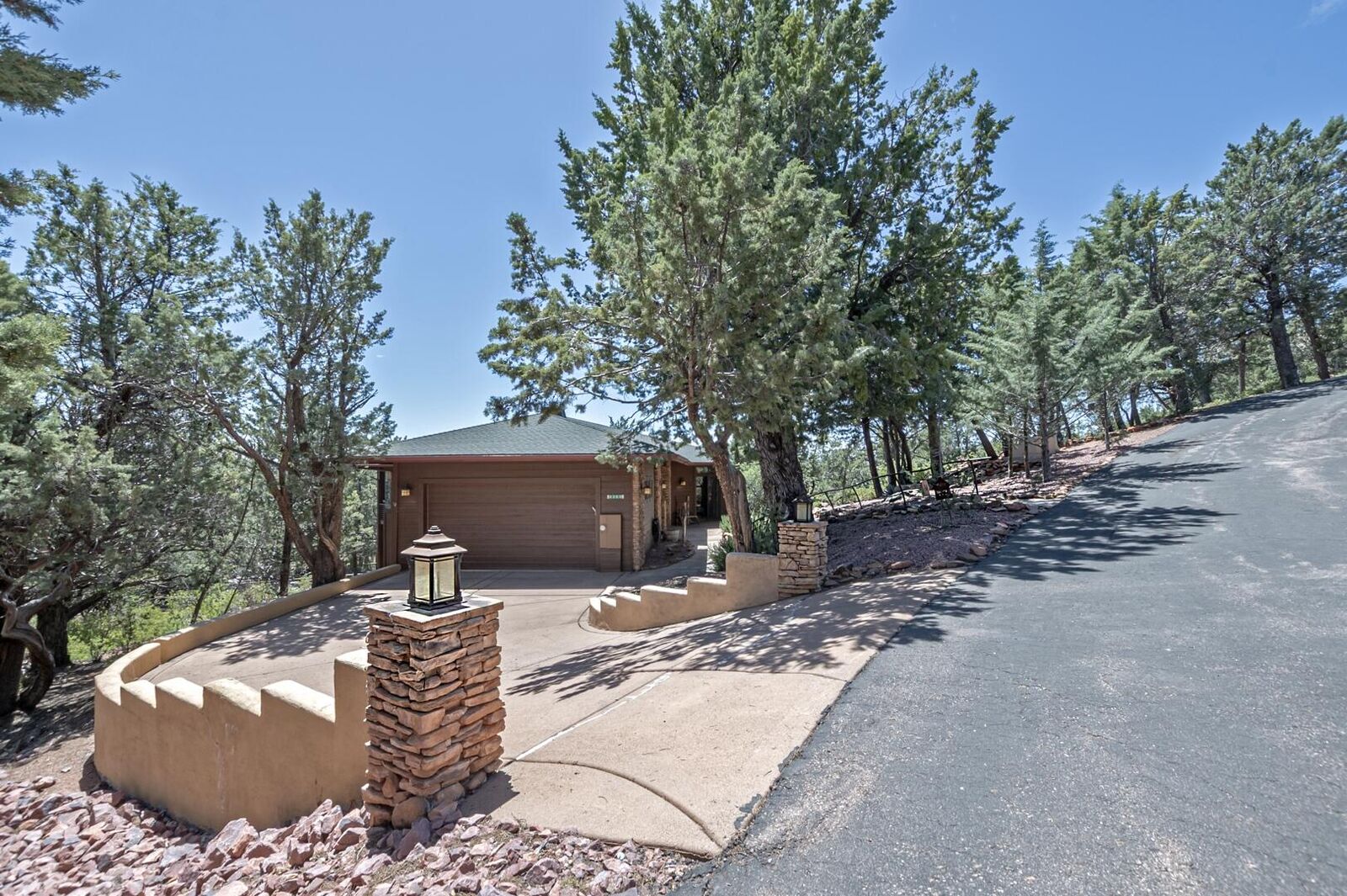 Property Photo: 4399 N Enchanted Circle AZ 85544