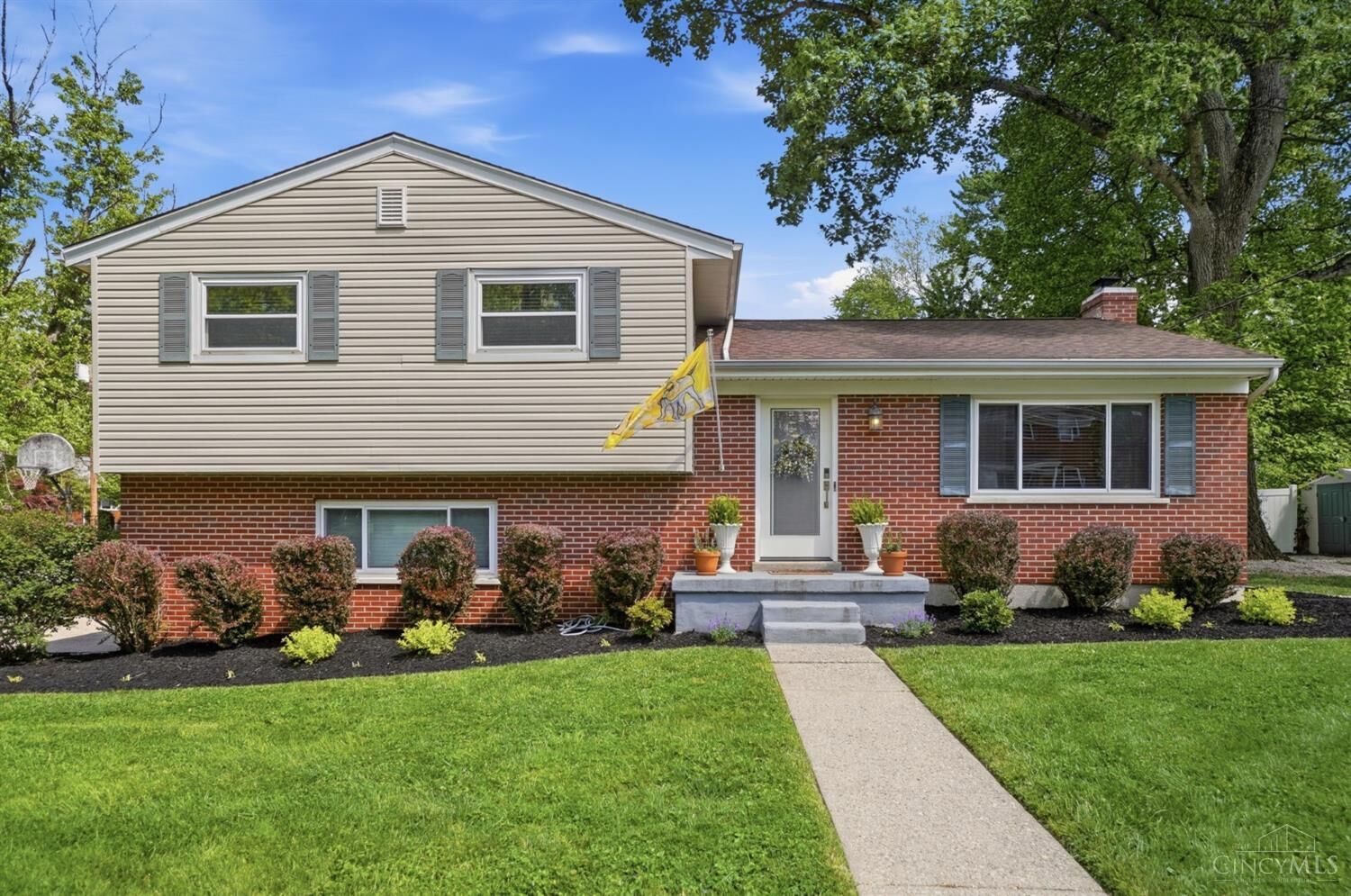 Property Photo:  1838 Kingsway Court  OH 45230 