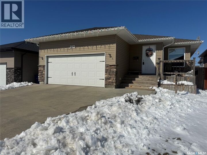 Property Photo:  724 Quessy Drive  SK S0K 0A2 