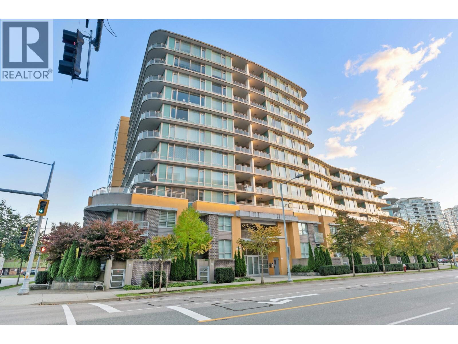 Property Photo:  7708 Alderbridge Way 802  BC V6X 0P9 