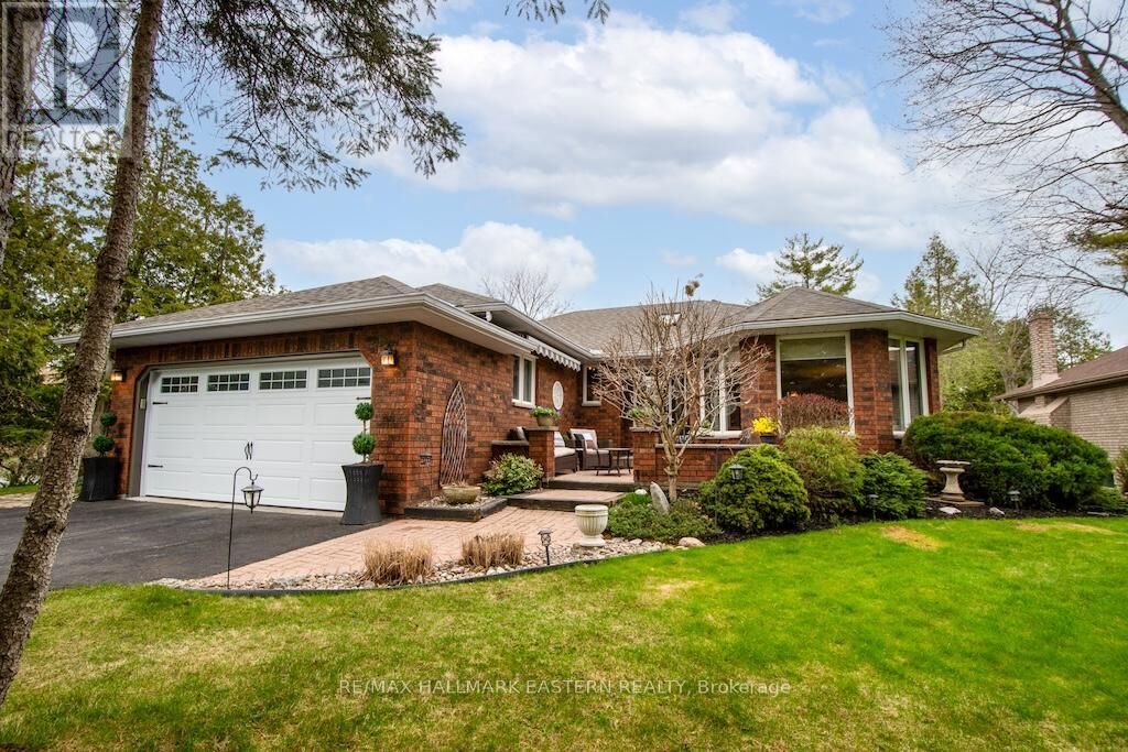 Property Photo: 38 Patricia Place ON K0M 1A0