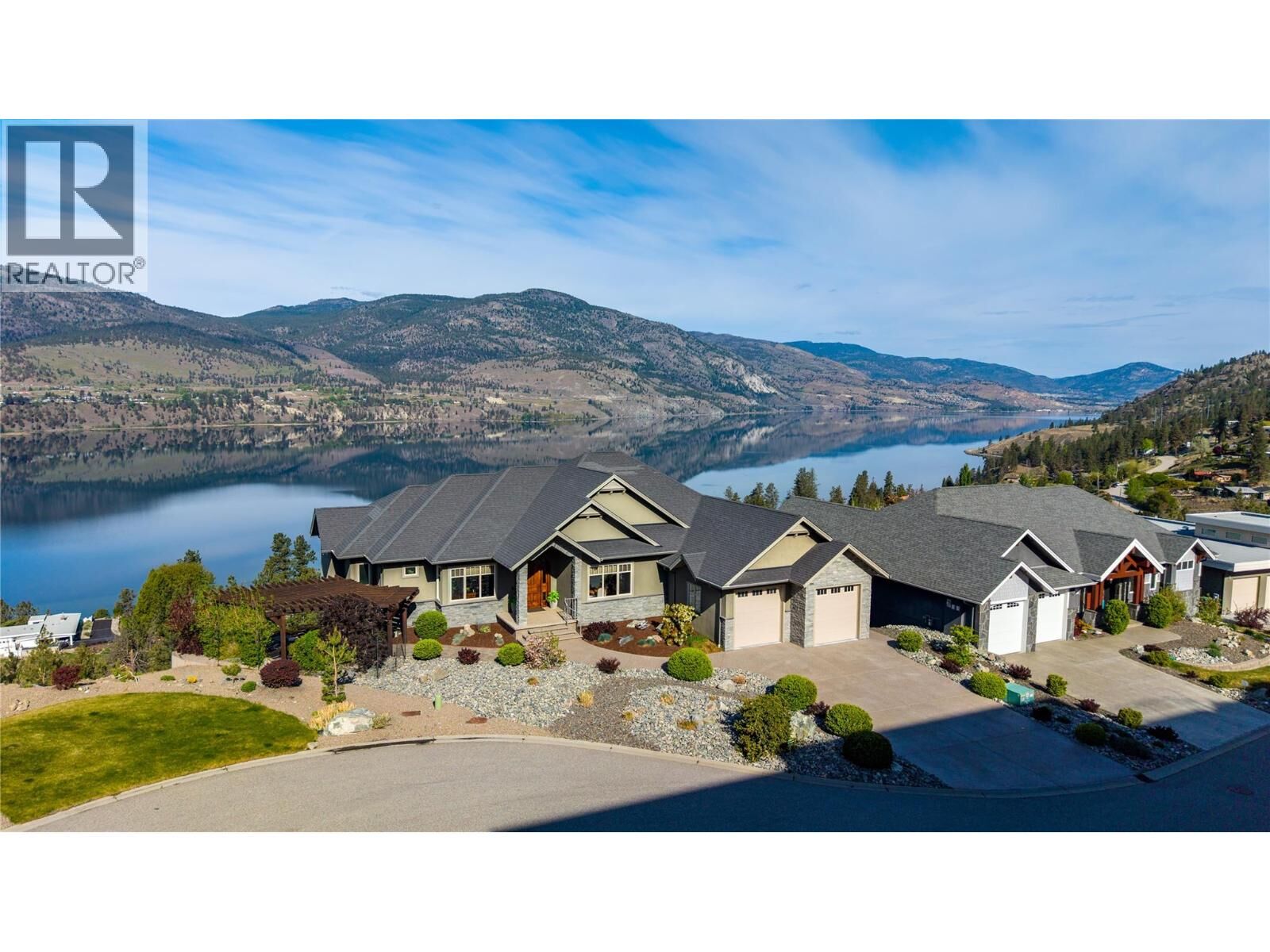 Property Photo: 166 Vintage Boulevard BC V0H 1R3