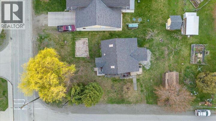 Property Photo: 505 6th Street BC V0G 1M0