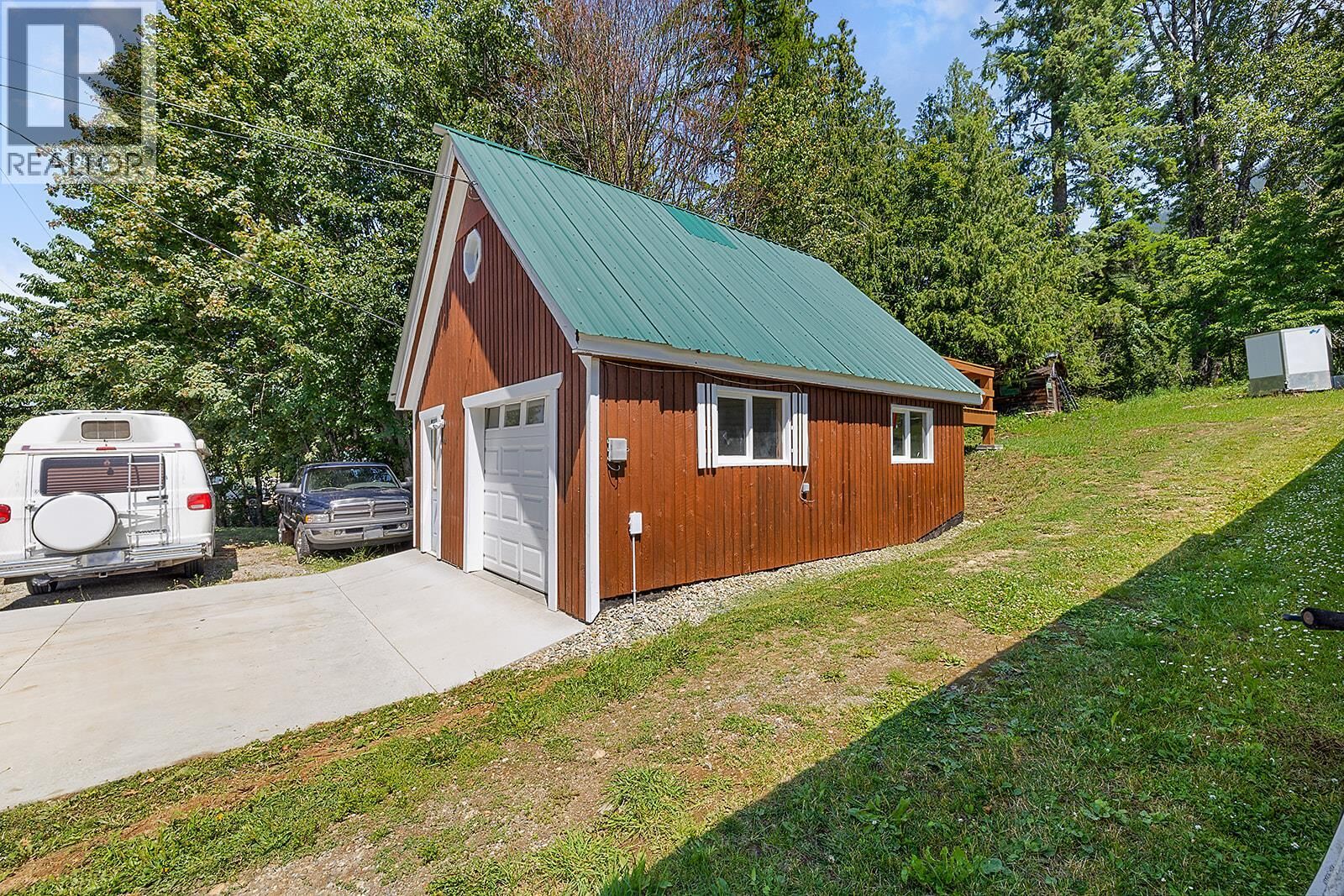 Photo de la propriété:  1524 Russel Avenue  BC V0B 2B0 