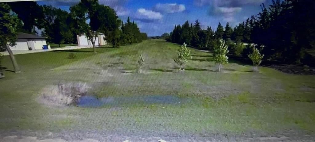 Property Photo:  0 Henderson Highway  MB R1C 0B5 
