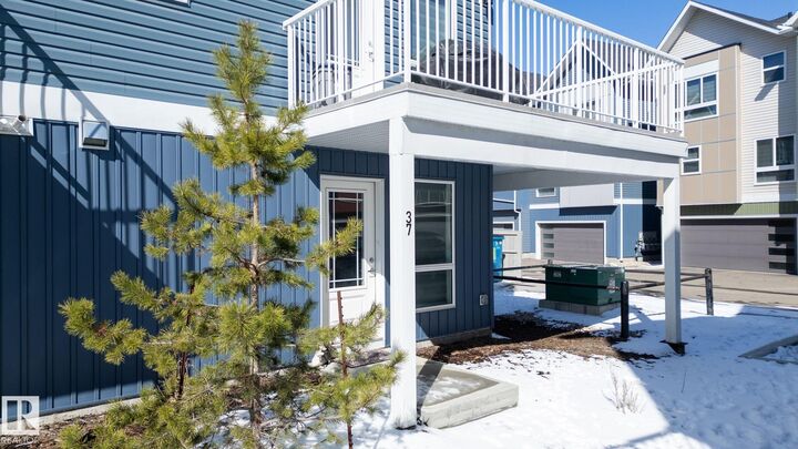 Property Photo: 979 Crystallina Nera Way NW 37 AB T5Z 0S3
