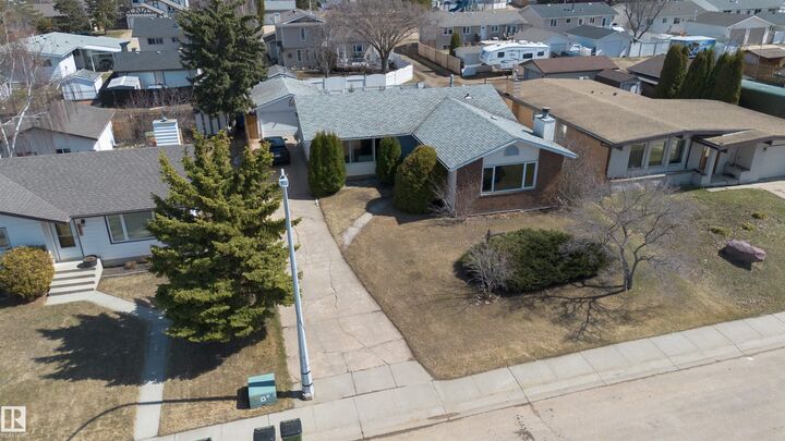 Property Photo: 10723 108 Avenue AB T7P 1C7