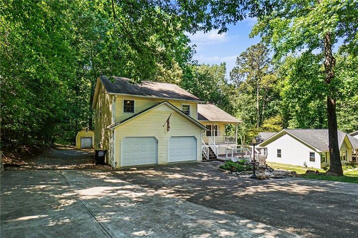 Property Photo:  174 W Mountain Oak Street  GA 30115 