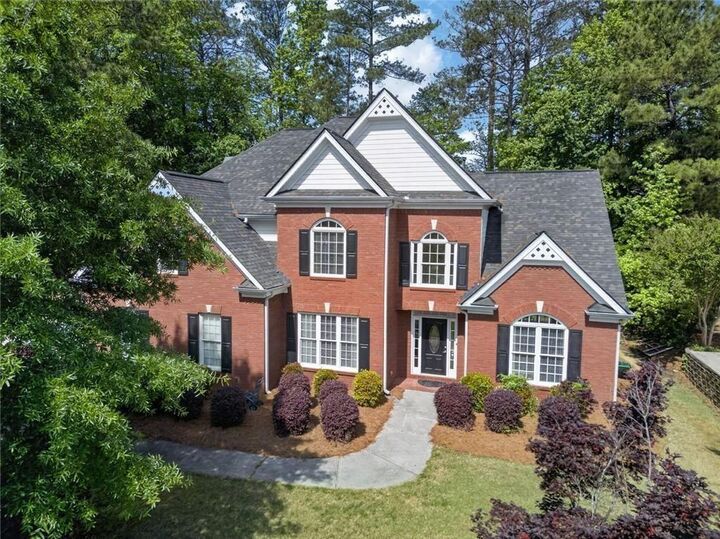 Property Photo: 1011 Chestnut Creek Drive GA 30180