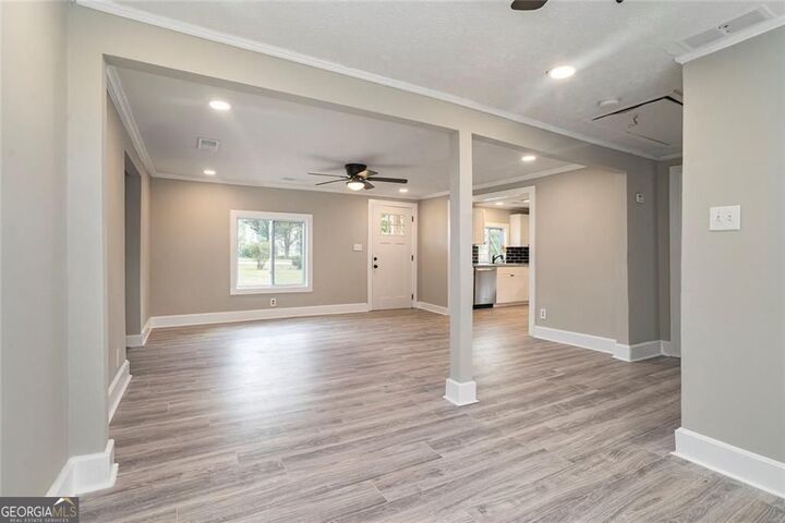 Property Photo:  4920 Hiram Lithia Springs Road Southwest Road  GA 30127 