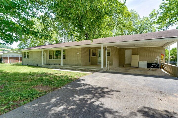 Property Photo:  908 Highland Avenue  TN 37347 