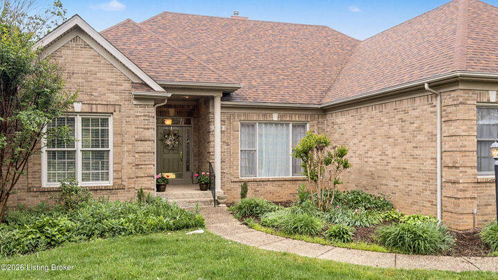 Property Photo:  6109 Chinaberry Ct  KY 40059 