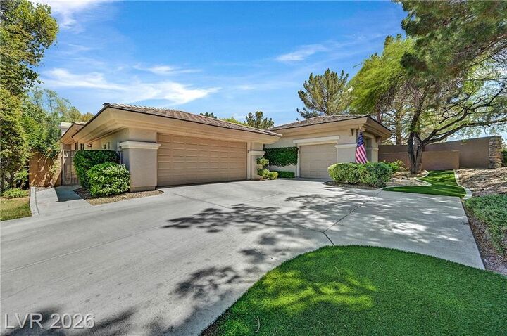Property Photo:  115 Fountainhead Circle  NV 89052 