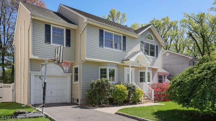 Property Photo:  221 Ayliffe Ave  NJ 07090 
