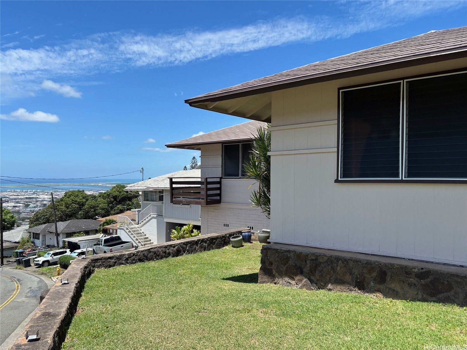 Property Photo: 1356 Mamalu Street HI 96817