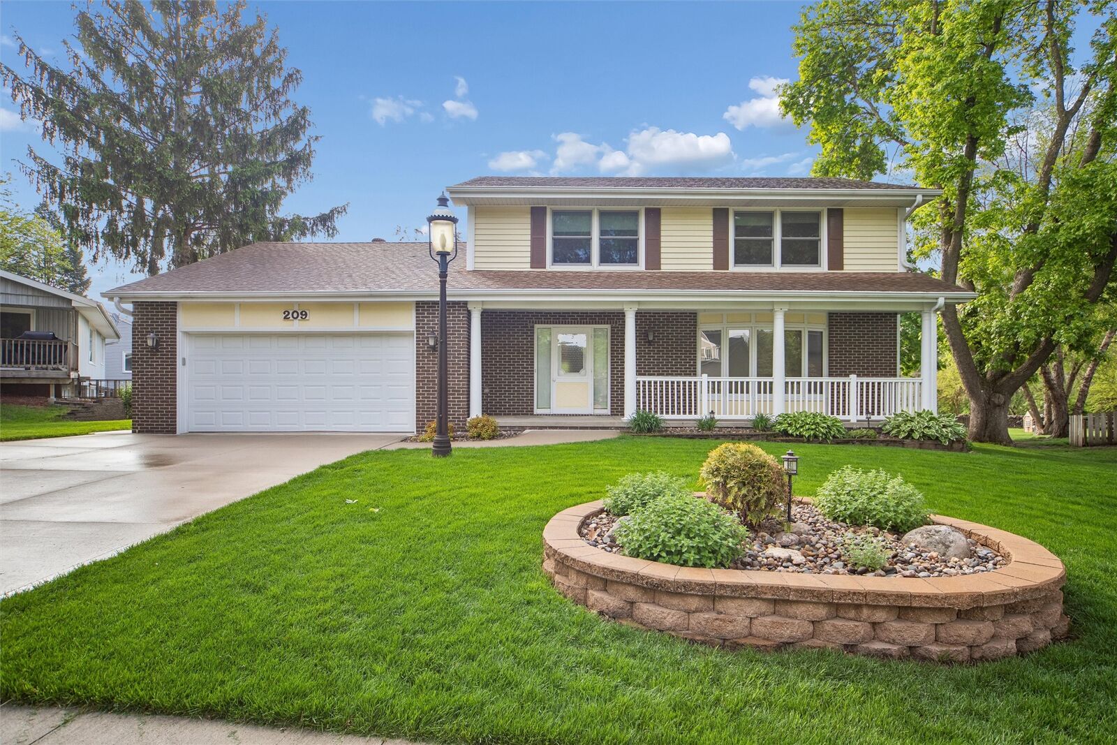 Property Photo:  209 36th Street  IA 50265 