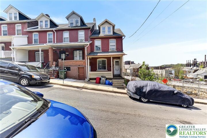 Property Photo:  308 State Street  PA 18015 