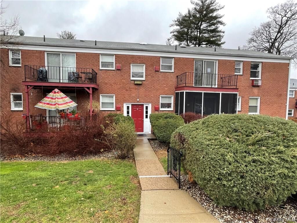 Property Photo:  9 Milford Lane 7107  NY 10901 