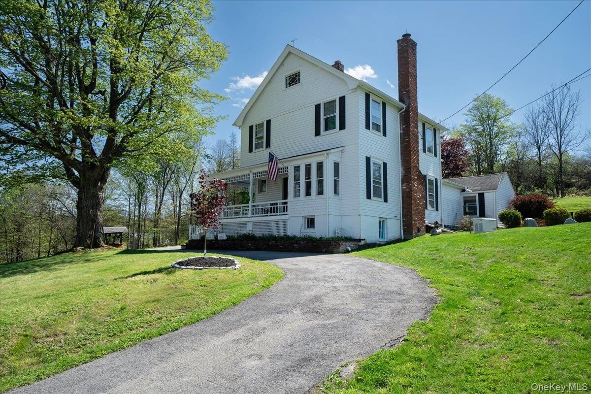 Property Photo:  14 Maple Avenue  NY 10924 