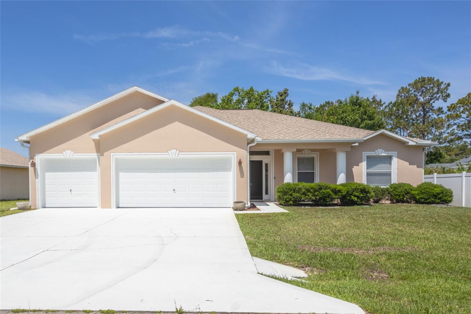 Property Photo:  4 White Hurst Lane  FL 32164 