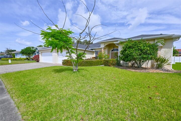 Property Photo:  3822 Cardenal Avenue  FL 33573 