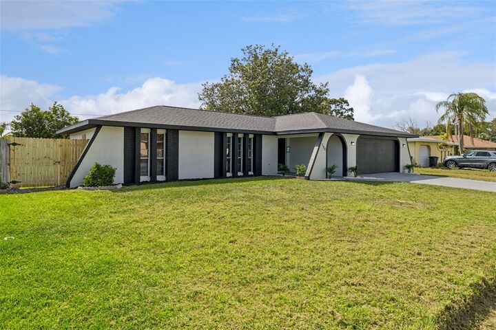 Property Photo:  780 Chelsea Avenue NE  FL 32905 