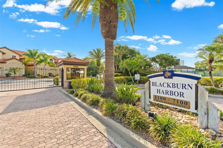 Property Photo:  6100 Jessie Harbor Drive 202  FL 34229 