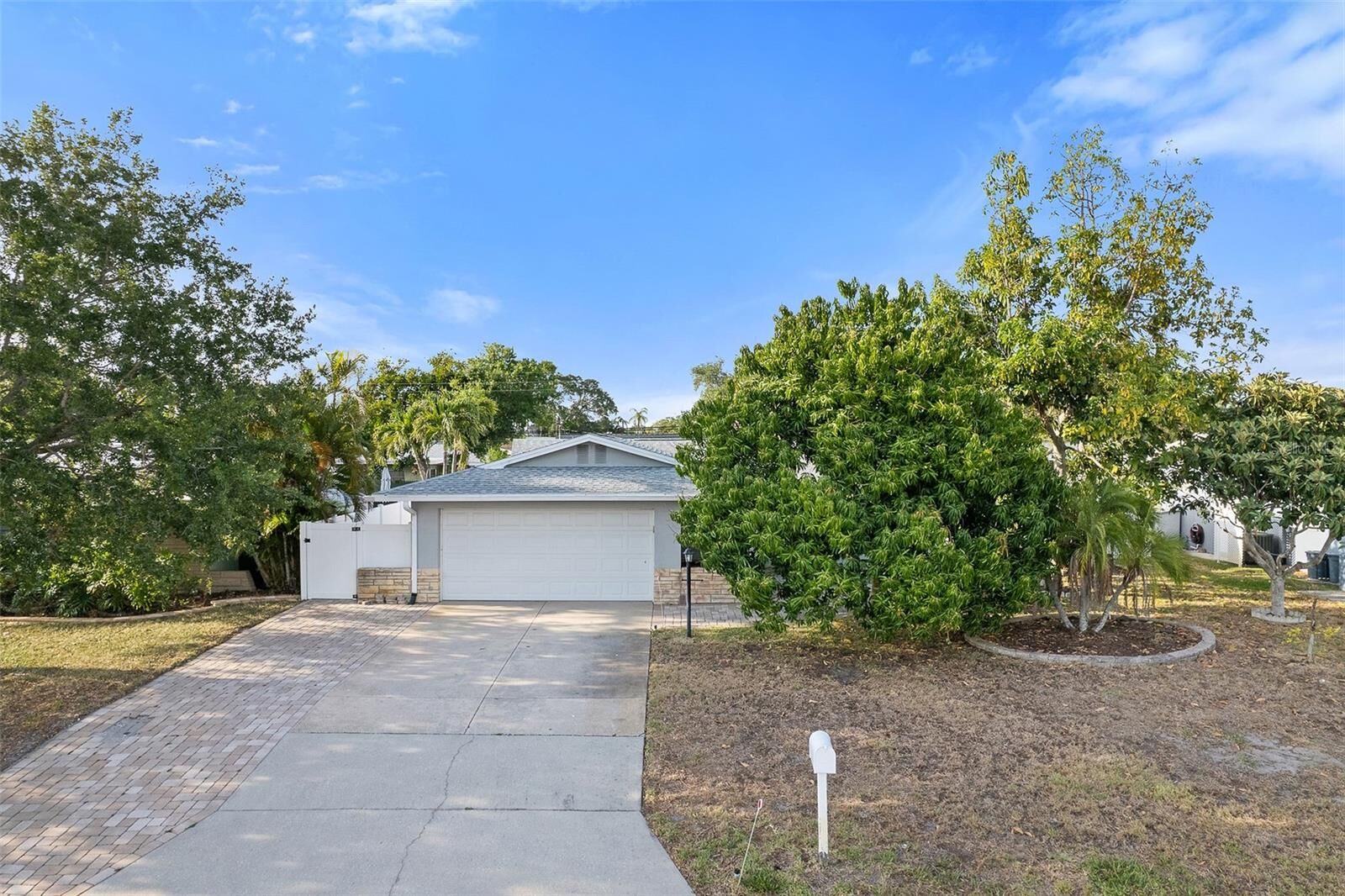 Property Photo:  14233 102nd Avenue  FL 33774 
