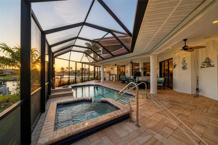 Property Photo:  524 La Caruna Court  FL 33950 