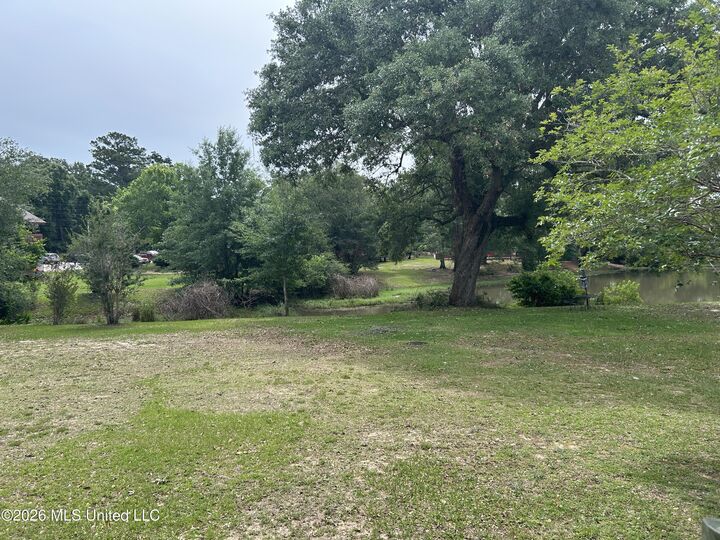 Property Photo:  113 Lakeside Villa  MS 39525 