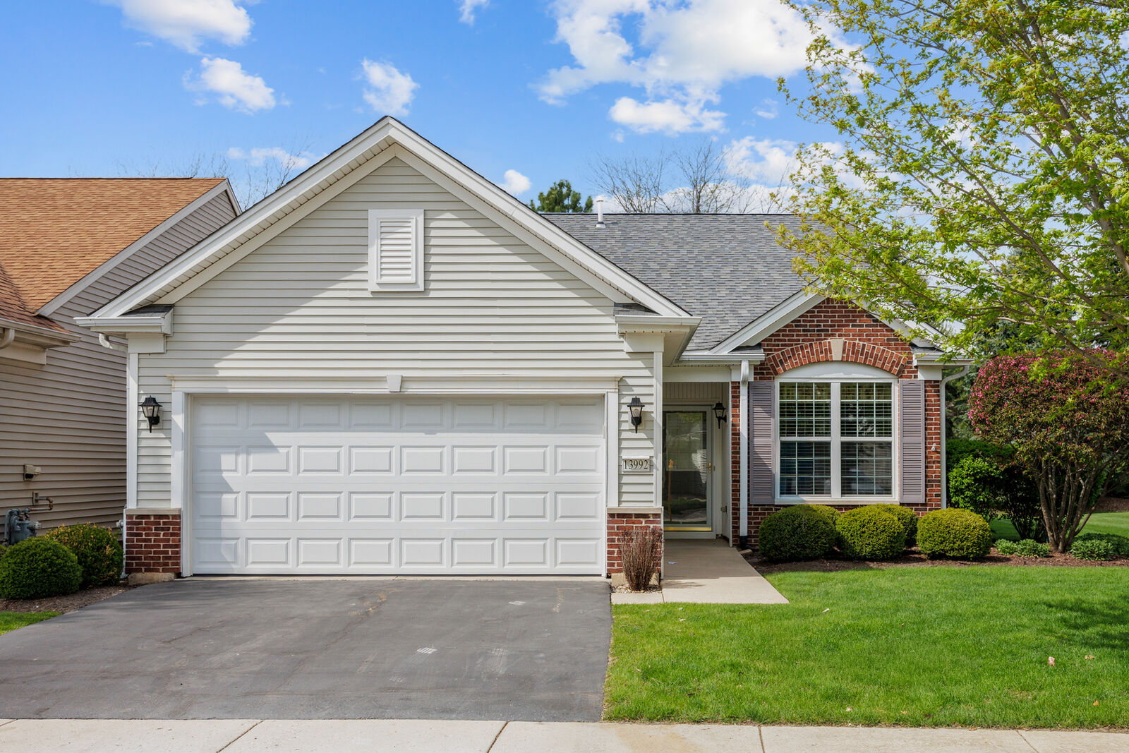 Property Photo: 13992 Palisades Avenue IL 60142