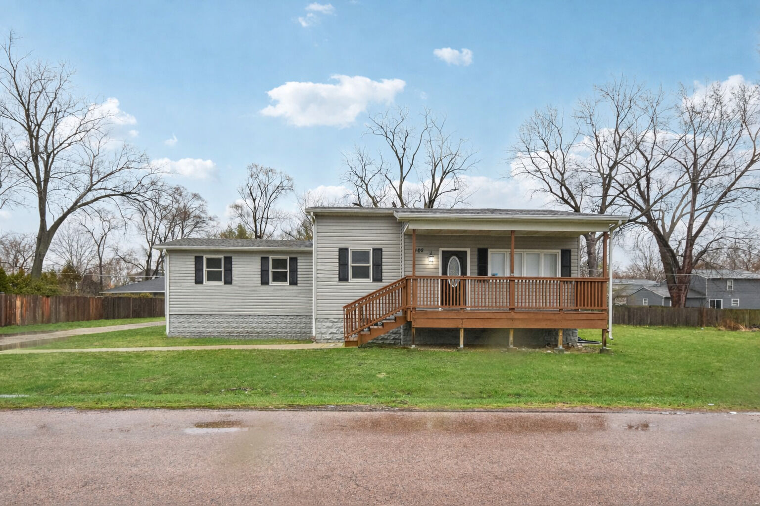 Property Photo:  402 Lily Lane  IL 60051 