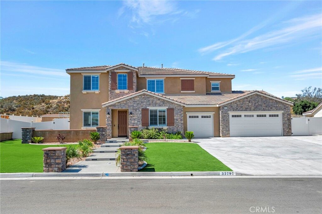 Property Photo:  32797 Hayden  CA 92584 